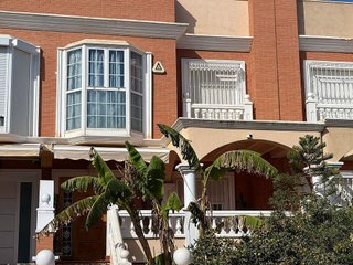 Casa adosada en venta en Los Molinos - Villa Blanca en Almería