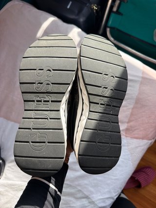 Zapatillas Guess Negras y Marrones