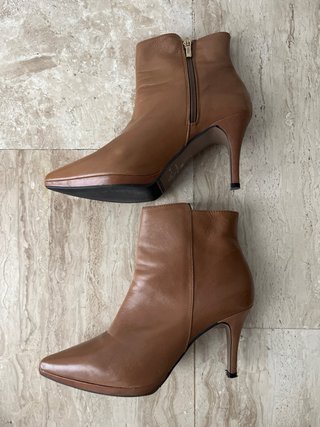 Botines de tacón marrones