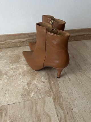 Botines de tacón marrones
