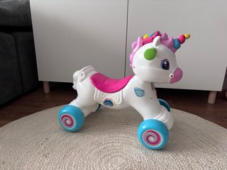 Unicornio balancín y correpasillos Clementoni