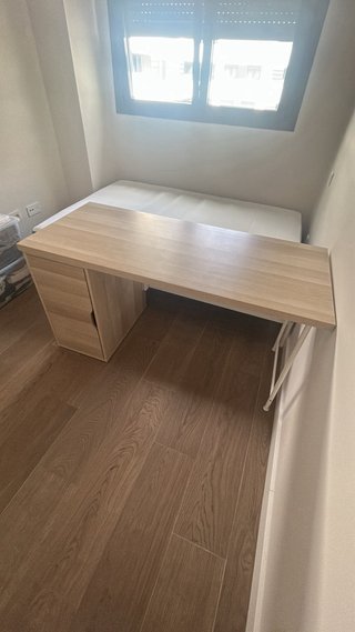 Escritorio IKEA Lagkapten Alex Spand Montado.