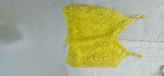 Camiseta tirantes encaje amarillo