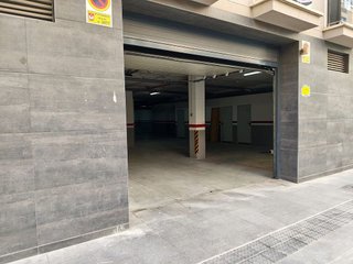 Garaje en alquiler en Centro en Elda