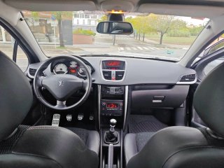 Peugeot 207 2010