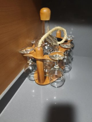 Set de copas de vino con botellero