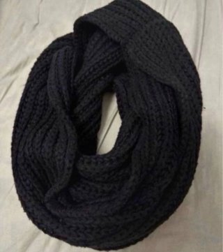 Bufanda negra círculo punto hombre ciecle scarf
