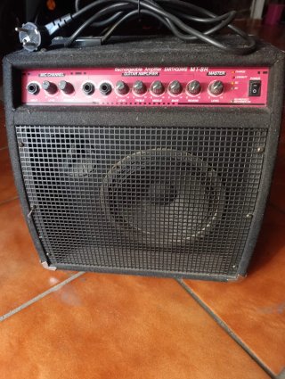 Amplificador Guitarra Earthquake MT-8R Master