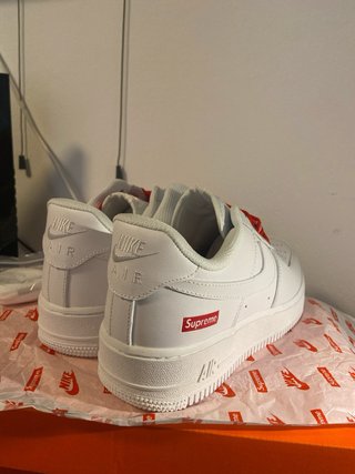 Nike Air Force 1 Supreme Rojas