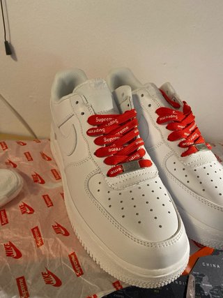 Nike Air Force 1 Supreme Rojas