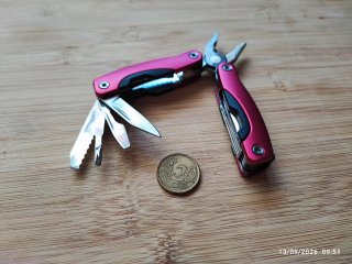 Multiherramienta 9 en 1 Alicate Color rosa 11 cm