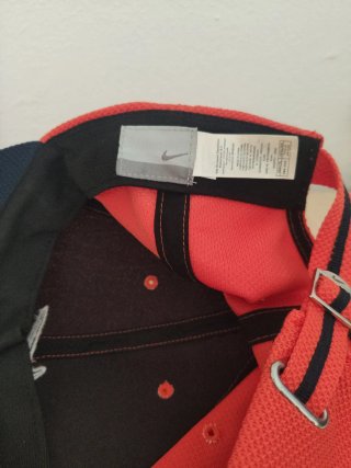 Gorra Nike Roja ajustable