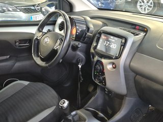 Toyota Aygo 1.0 70 x-play