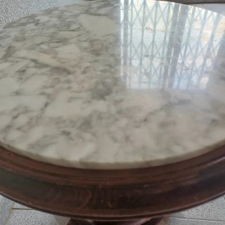Mesa auxiliar mármol y madera antigua