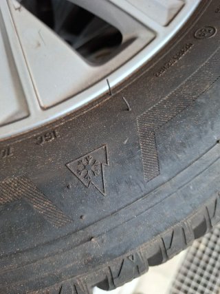 Llantas de aleación con neumáticos