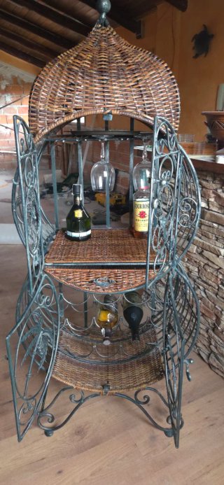 Mueble Bar Botellero Forja y Mimbre