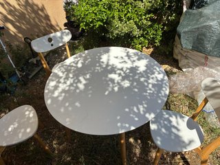 Mesa y 3 Sillas Terraza o Comedor en Barcelona