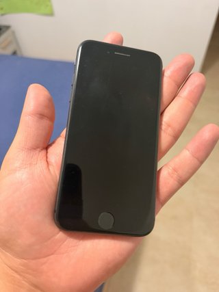 iPhone 8 y XR (Negro y Blanco)