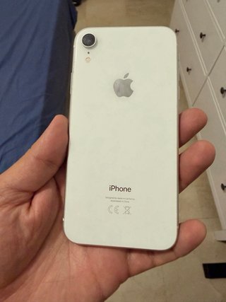 iPhone 8 y XR (Negro y Blanco)