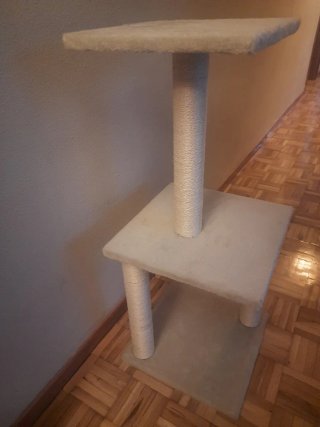 Torre para gatos beige