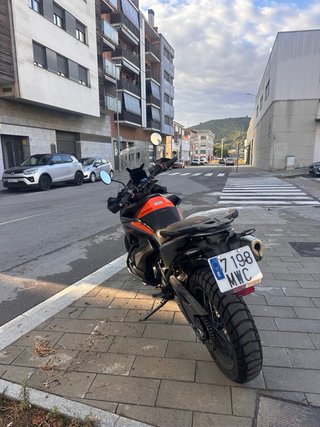 KTM 890 Adventure Negra/Naranja