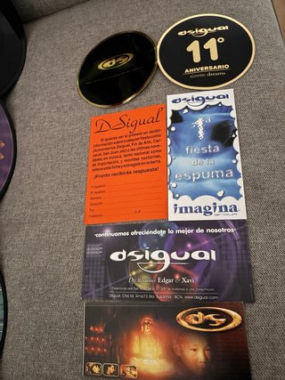Vinilos de la discoteca Dsigual.