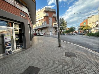 Local comercial en venta en La Roureda en Viladecans