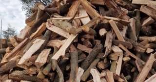 Leña para chimenea o barbacoa