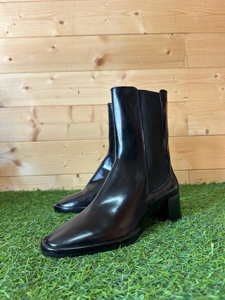 Botín Chelsea Charol Massimo Dutti T.36