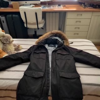 Parka hombre negra con capucha