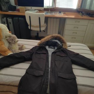 Parka hombre negra con capucha