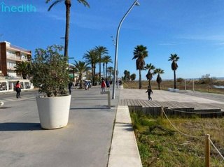 Local comercial en venta en Gran Via del Mar-Zona Universitaria en Castelldefels
