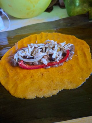 Pan de e Jamón, Hallacas, Lomo relleno y Ensalada