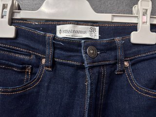 Pantalón Stradivarius Talla 38