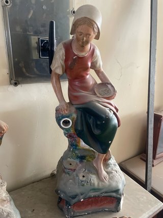 Figuras de porcelana estilo modernista