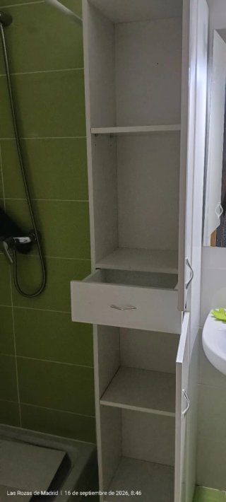 Armario de baño blanco