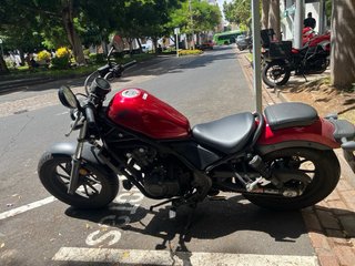 Honda Rebel 500 (CMX500) Cruiser Roja