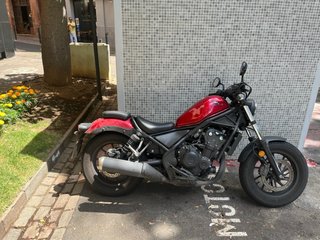 Honda Rebel 500 (CMX500) Cruiser Roja