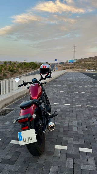 Honda Rebel 500 (CMX500) Cruiser Roja