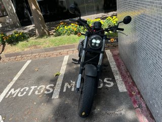 Honda Rebel 500 (CMX500) Cruiser Roja