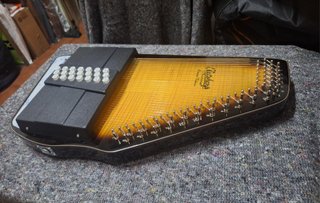 Arpa Autoharp Oscar Schmidt OS150FCE