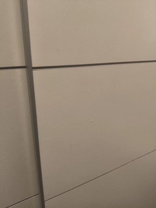 Armario blanco y gris
