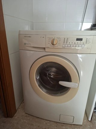 Lavadora Electrolux TimeLine 6Kg EWF 1045