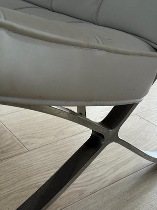 Butaca estilo Barcelona con reposapiés