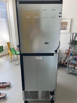 Máquina de café y snacks Eravending