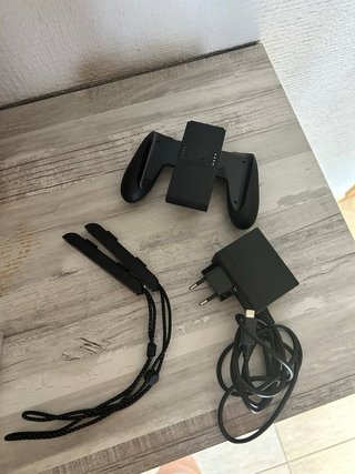 Nintendo Switch OLED + 2 Juegos + Accesorios