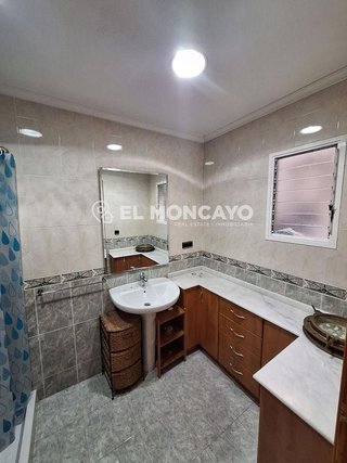 Casa adosada en venta en Catral