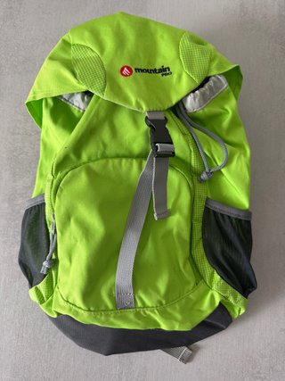 Mochila Mountain Pro Verde y Gris