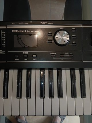 Roland VR-09 Teclado Sintetizador
