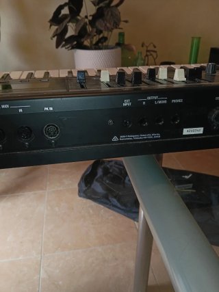 Roland VR-09 Teclado Sintetizador